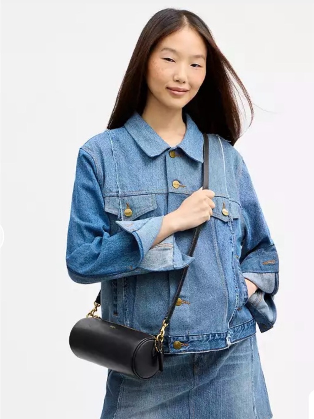 Coach Black Natural Grain Leather Shoulder Barrel Bag with Gold Hardware